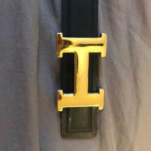 Iconic “H” Hermès belt
